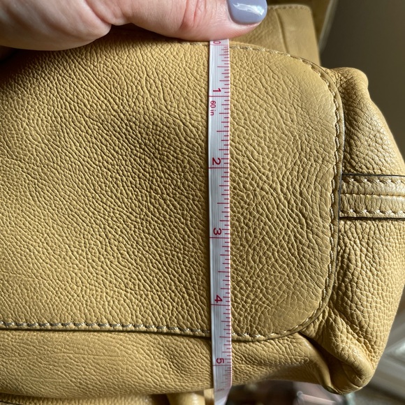 CHLOE Elsie Shoulder Bag in Leather with Gold Tone Turn Lock and Hardware - Picture 13 of 16